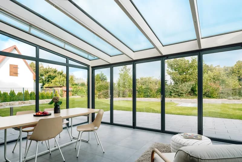Wintergarten SDL Avantgarde — lichtdurchfluteter Innenraum